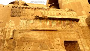 Friso jerogl&iacute;ficos Kom Ombo