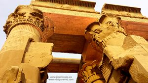 Capiteles en Kom Ombo
