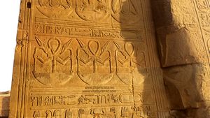 Ankh y Uas en Kom Ombo