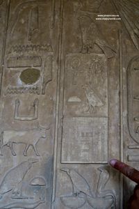 Jerogl&iacute;ficos y grabados Templo Horus