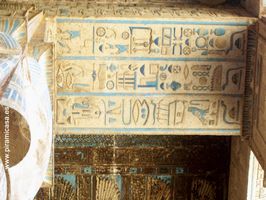 Dintel con jerogl&iacute;ficos