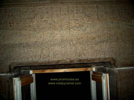 Jerogl&iacute;ficos en los muros