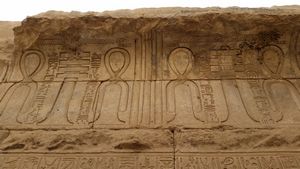 Las Columnas de los Dioses Hator Dandara