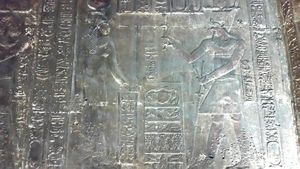 Jerogl&iacute;ficos de los Dioses Hator Dandara