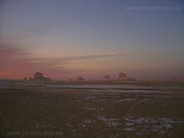 Anochecer en el desierto