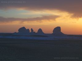 Cielo y horizonte anochecer