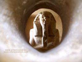 Djozer nos mira desde su nave