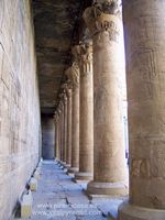 Columnas en Templo de Edfu