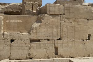 table excel en jerogl&iacute;ficos de Karnak