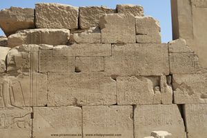 table excel en jerogl&iacute;ficos de Karnak
