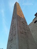Jerogl&iacute;ficos en el obelisco
