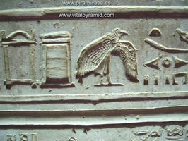 Jerogl&iacute;ficos en muros de  Kom Ombo