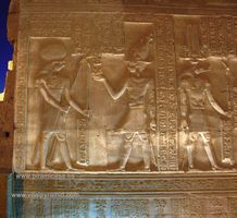 Horus y Sabek con Faraon en  Kom Ombo