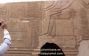 Medicia instrumentos cirug&iacute;a  en Kom Ombo