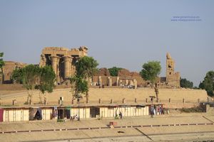  Templo de Haroieris Sobek en Kom Ombo