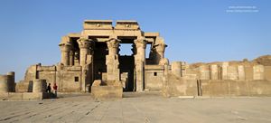 Templo entrada en Kom Ombo