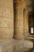Muro y columnas Medinet Egipto
