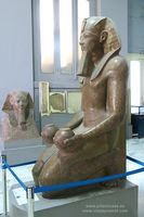 Museo de El Cairo escultura iniciado