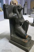 Horus arrodillado Museo de El Cairo fotos im&aacute;genes