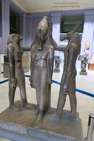 Estatua Sacerdote Horus Set Museo de El Cairo fotos im&aacute;genes